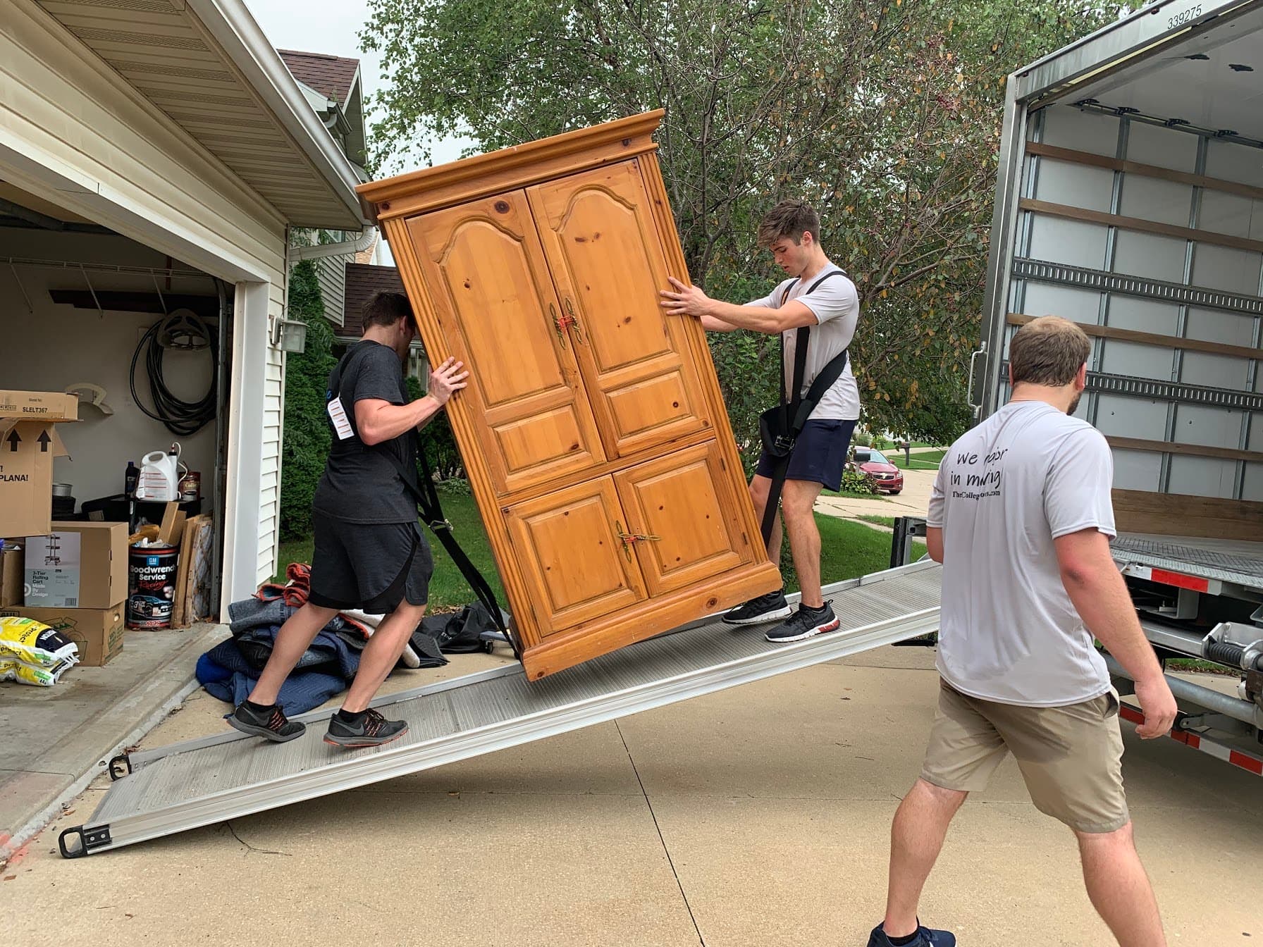 Why Local Moving with Express Cedar Rapids Movers Just Makes Sense